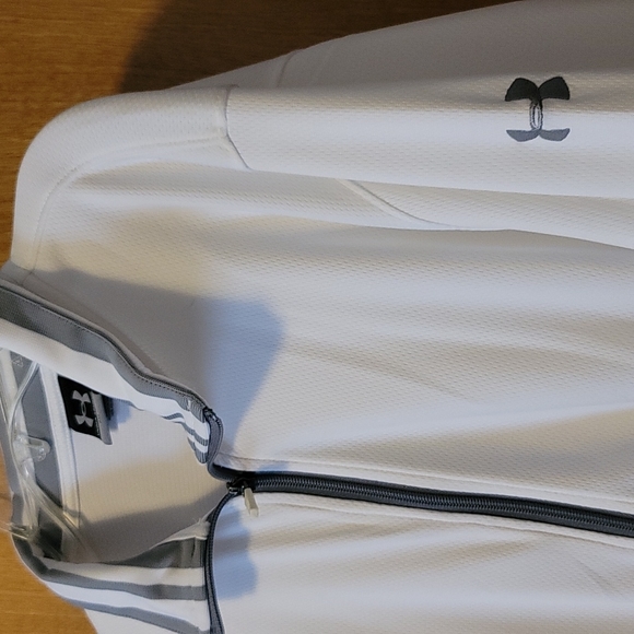 Under Armour track style jacket - Picture 2 of 3